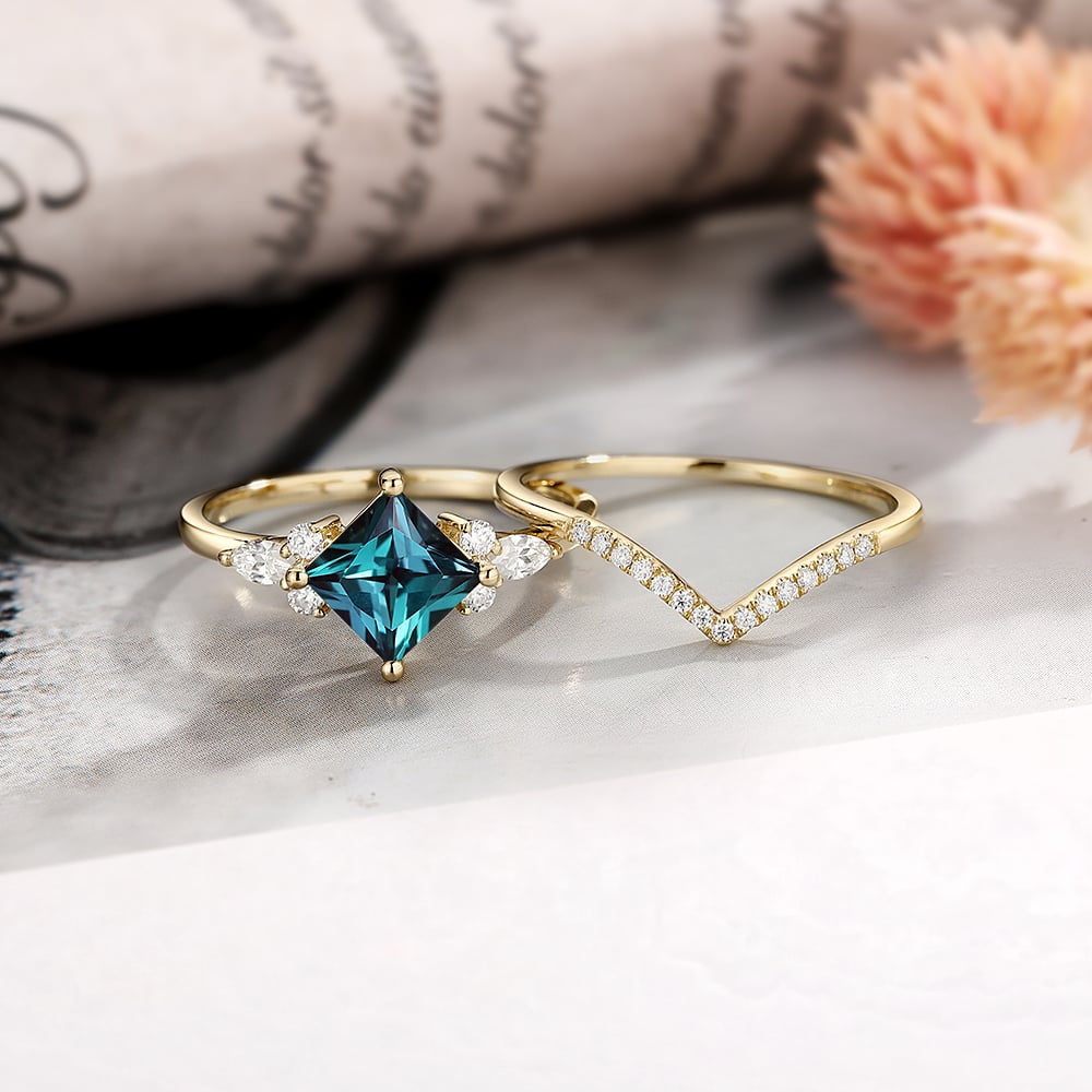 Vintage Alexandrite Engagement Ring Set